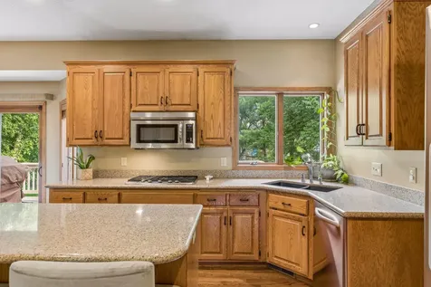 3344 Charleston Drive Woodbury MN 55129
