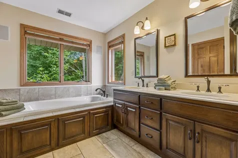 3344 Charleston Drive Woodbury MN 55129