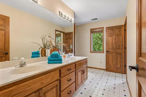 3344 Charleston Drive Woodbury MN 55129