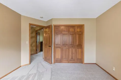 3344 Charleston Drive Woodbury MN 55129