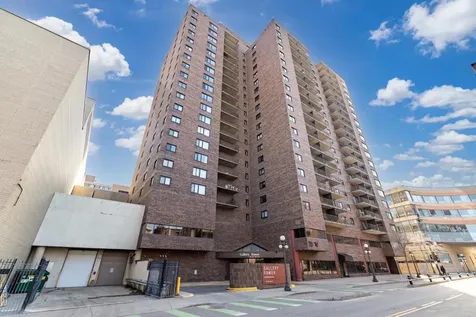 26 10th St W Saint Paul MN 55102