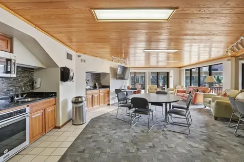 26 10th St W Saint Paul MN 55102