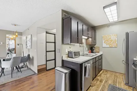 26 10th St W Saint Paul MN 55102