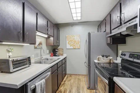 26 10th St W Saint Paul MN 55102