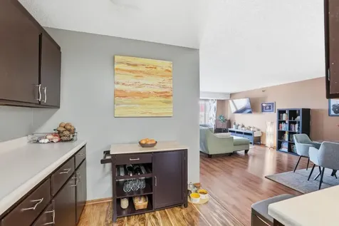 26 10th St W Saint Paul MN 55102