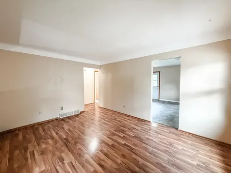 145 Jessamine Avenue E Saint Paul MN 55117