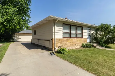 1618 17th Street S Fargo ND 58103