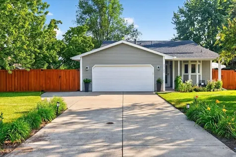 2722 94th Way Brooklyn Park MN 55444