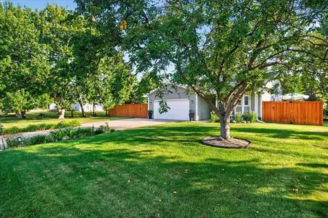 2722 94th Way Brooklyn Park MN 55444