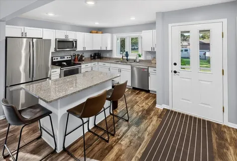 2722 94th Way Brooklyn Park MN 55444