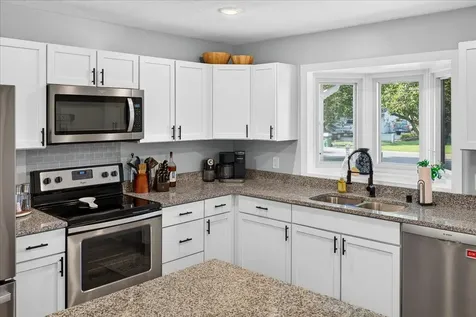 2722 94th Way Brooklyn Park MN 55444