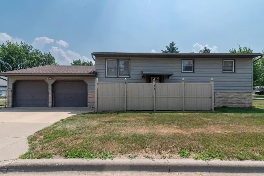 407 5th Avenue SW Little Falls MN 56345