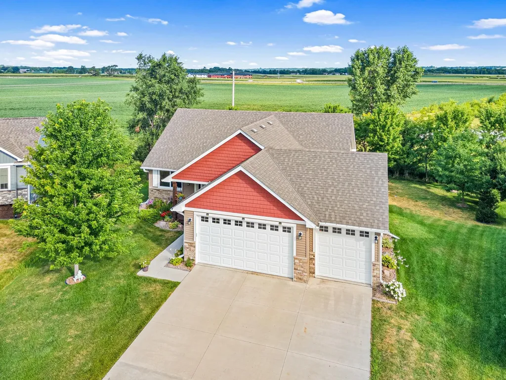 914 Prestwick Drive Belle Plaine MN 56011