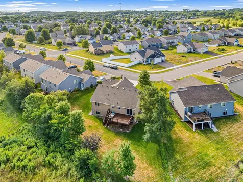 914 Prestwick Drive Belle Plaine MN 56011