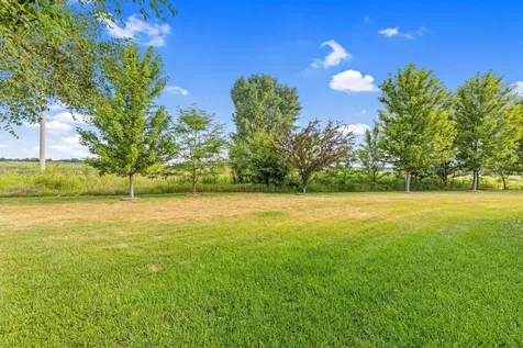 914 Prestwick Drive Belle Plaine MN 56011
