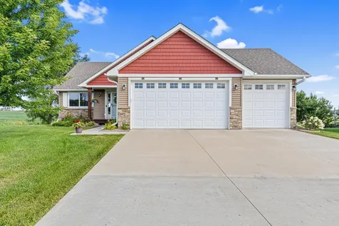 914 Prestwick Drive Belle Plaine MN 56011