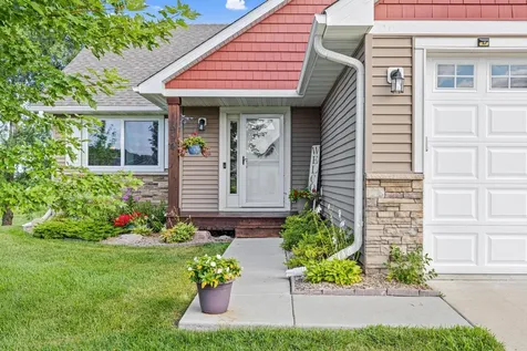 914 Prestwick Drive Belle Plaine MN 56011