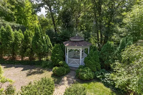 6630 Horseshoe Curve Chanhassen MN 55317