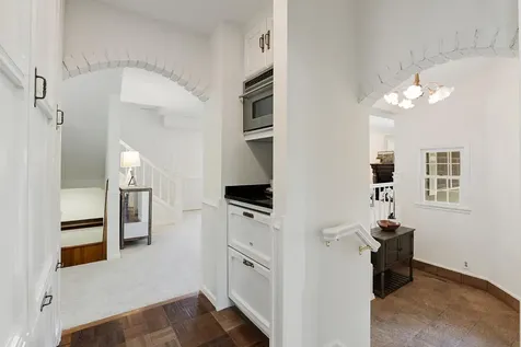 6630 Horseshoe Curve Chanhassen MN 55317