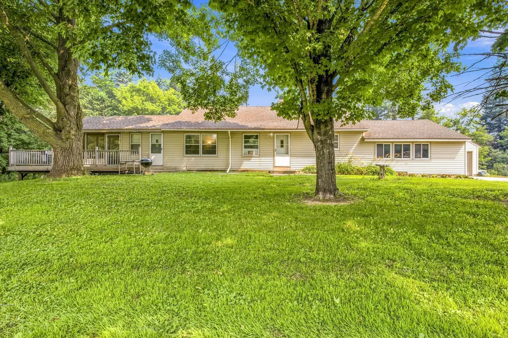 1256 Rice Street Braham MN 55006