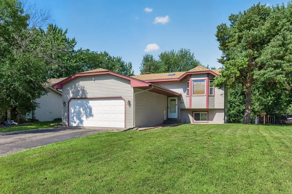 1652 84th Court N Brooklyn Park MN 55444