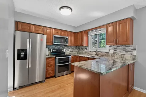1652 84th Court N Brooklyn Park MN 55444