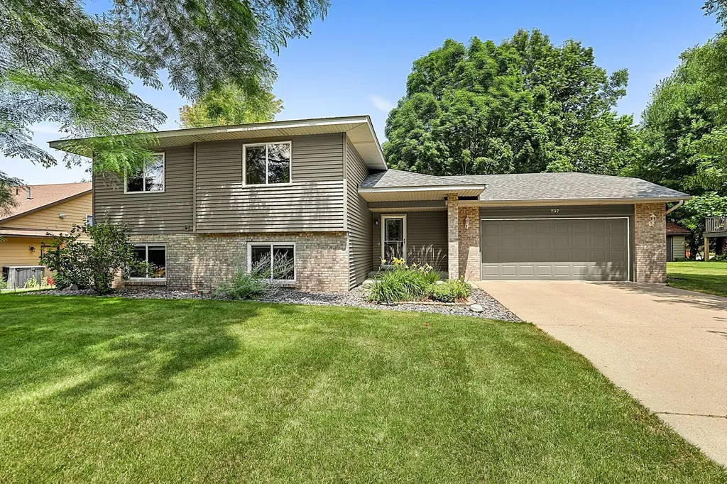 737 4th Street N Sartell MN 56377
