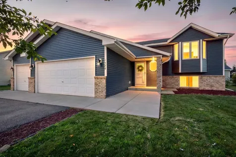 1528 Homestead Street Shakopee MN 55379