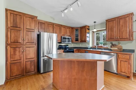 1528 Homestead Street Shakopee MN 55379