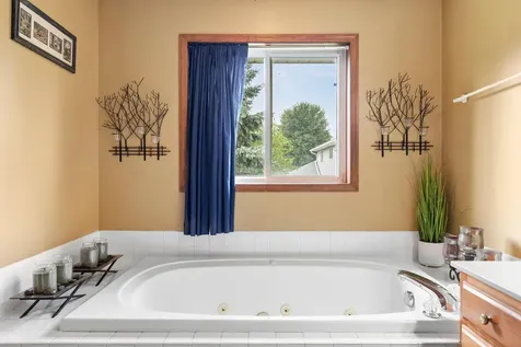 1528 Homestead Street Shakopee MN 55379