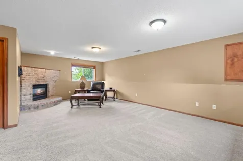 1528 Homestead Street Shakopee MN 55379