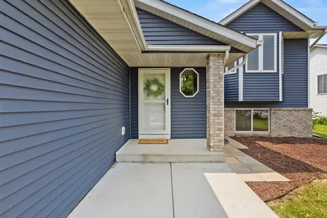 1528 Homestead Street Shakopee MN 55379