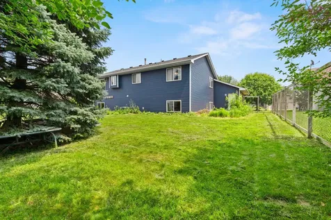 1528 Homestead Street Shakopee MN 55379