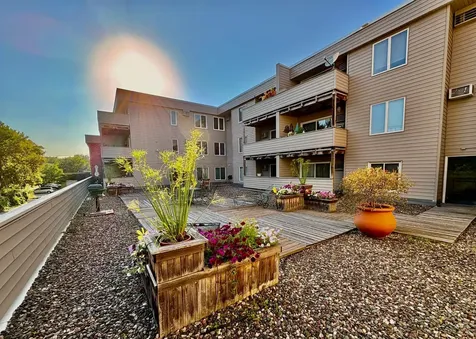 2425 E Franklin Avenue Minneapolis MN 55406