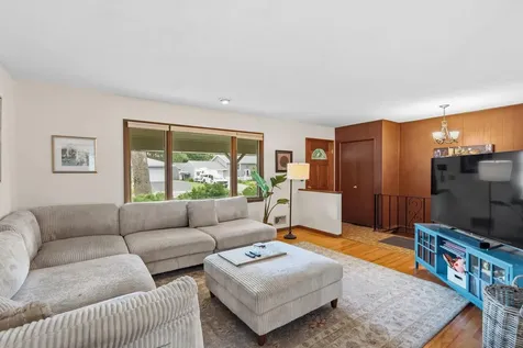 2245 Beam Avenue Maplewood MN 55109