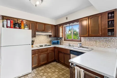 2245 Beam Avenue Maplewood MN 55109