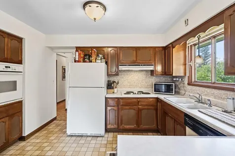 2245 Beam Avenue Maplewood MN 55109