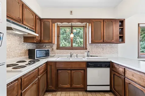 2245 Beam Avenue Maplewood MN 55109