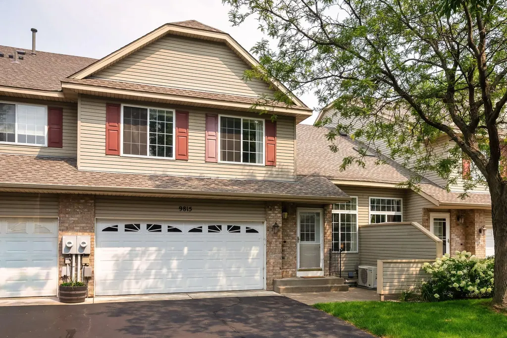 9815 Hamlet Lane S Cottage Grove MN 55016