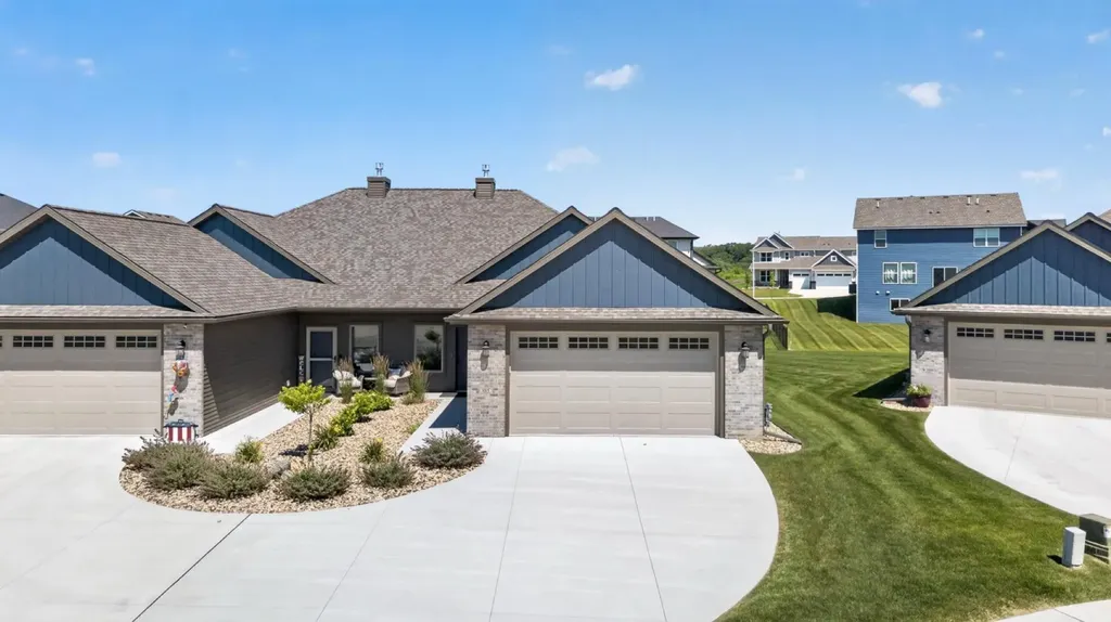 885 Picadilly Lane NW Rochester MN 55901