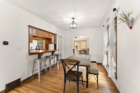 1017 Thomas Avenue S Minneapolis MN 55405