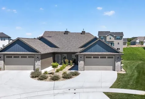 877 Picadilly Lane NW Rochester MN 55901