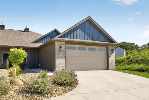 877 Picadilly Lane NW Rochester MN 55901
