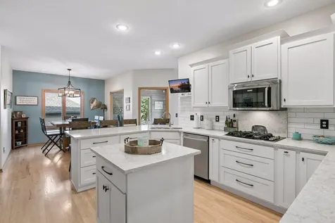 8973 Windsor Terrace Brooklyn Park MN 55443