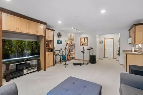 8973 Windsor Terrace Brooklyn Park MN 55443