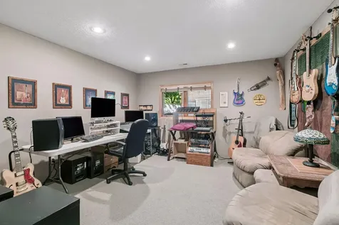 8973 Windsor Terrace Brooklyn Park MN 55443