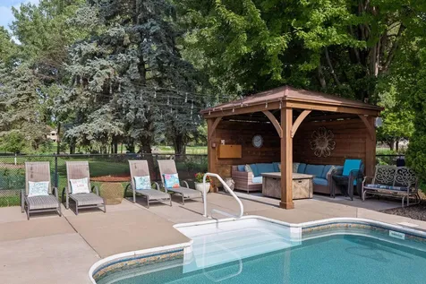 8973 Windsor Terrace Brooklyn Park MN 55443