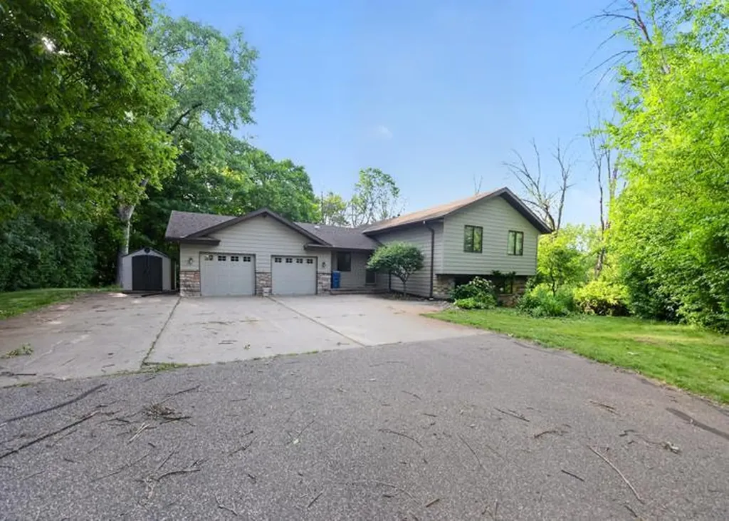 4110 Juneau Lane N Plymouth MN 55446