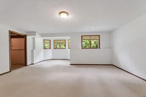104 5th Avenue NW Spring Grove MN 55974