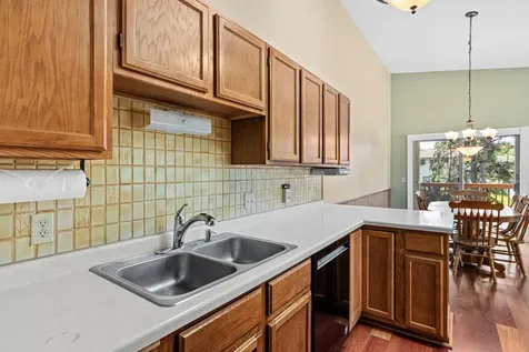 1314 Deercliff Lane Eagan MN 55123